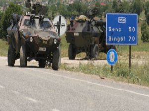 PKK, yine yol kesti...