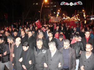 Erzurum'da ülkücüler şehitler için yürüdü...