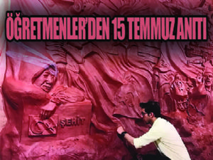 Nişanlı öğretmenlerden 15 Temmuz anıtı