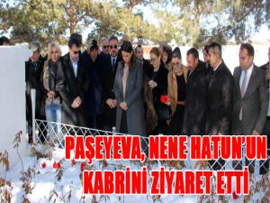 Azerbaycanlı Milletvekili Paşayeva, Nene Hatunun kabristanını ziyaret etti