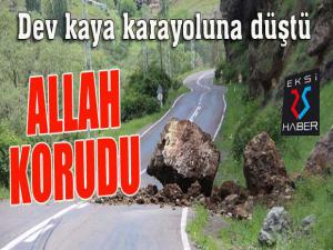 Dev kaya karayoluna düştü