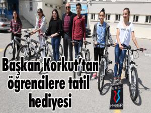 Başkan Ali Korkuttan öğrencilere tatil sürprizi