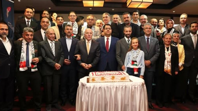EGC'den gövde gösterisi... Başarılı Gazeteciler ödüllerini aldı...