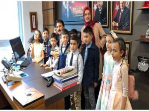 Aydemir TBMMde Tatbikat İlköğretim Okulu öğrencilerini ağırladı